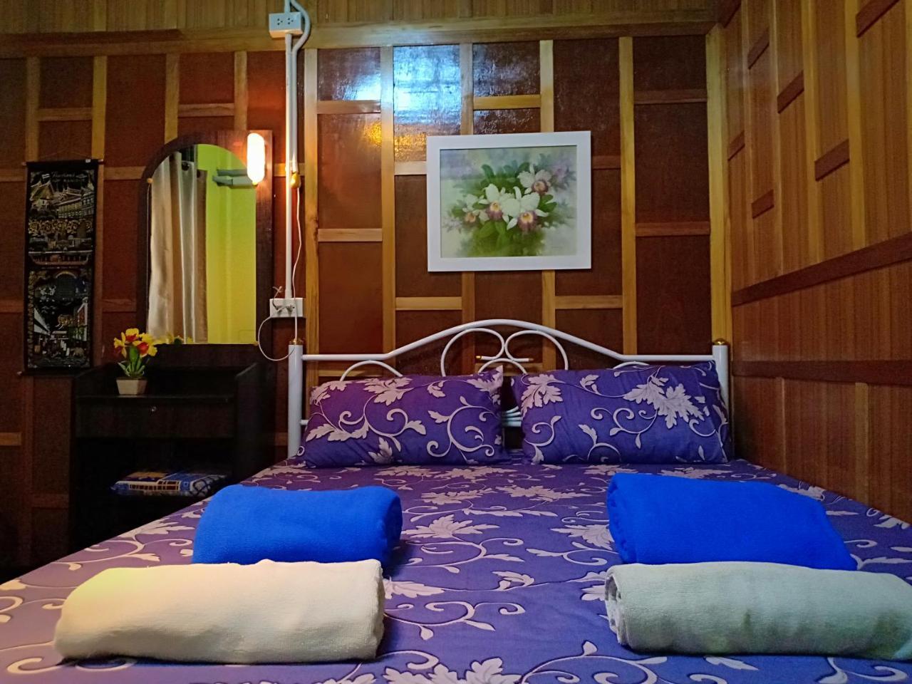 Santo House Hotel Bangkok Exterior photo