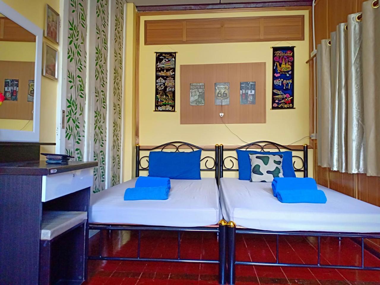 Santo House Hotel Bangkok Exterior photo